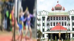 உடம்பை காட்டி ஆபாச டான்ஸ் கூடவே கூடாது! கோவில்களில் ஆடல் பாடல் இரவு 10 மணியோடு ஓவர்- ஹைகோர்ட் அதிரடி
