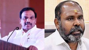 ஆ.ராசாவின் பேச்சு அபத்தமானது.. மன்னிப்பு கேட்க வேண்டும்.. கொந்தளிக்கும் ஆர்.பி.உதயகுமார்! 