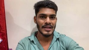 என் பவர் தெரியாமல் விளையாடுறீங்க.. எனக்கு பயமே கிடையாது.. ஜாமினில் வந்த டிடிஎப் வாசன் பகீர் வீடியோ 