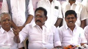 AM..PM..CMஆ.. வடிவேலு இல்லாத குறையை அமைச்சர்கள் தான் போக்குறாங்க! சொல்கிறார் செல்லூர் ராஜு! 