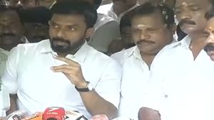 “ஒன்றுபட்டால்..” ஓபிஎஸ் மகன் அட்வைஸ்! திரண்டு வந்த ஆதரவாளர்கள் - மூக்கையா தேவர் நினைவிடத்தில் அஞ்சலி