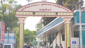அங்கன்வாடி மையத்தில் அசால்ட்! மண்ணெண்ணெய்யை ஜூஸ் என குடித்த குழந்தைகள்! கதிகலங்கிய காஞ்சிபுரம்! 