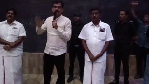 கதவு திறந்து தான் இருக்கு.. நீங்களே வெளியே போயிருங்க! மூத்த நிர்வாகிகளுக்கு ‘டோஸ்’ விட்ட துரை வைகோ! 