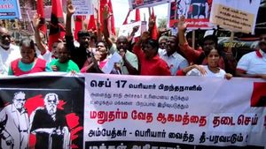 “மனுதர்மத்தை” தடை செய்யுங்க.. திருச்சியில் திடீர் ஆர்ப்பட்டம்! 150 பேர் கைது - ஆ.ராசா சொன்னாரே 