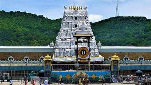 பக்தர்களே.. சூரிய கிரகணம், சந்திர கிரகணம்.. திருப்பதி ஏழுமலையான் கோவில் நடை திறப்பு நேரம் தெரியுமா? 