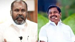 எடப்பாடியாரை வழிநடத்துவது எம்ஜிஆர், ஜெ. ஆன்மா.. யாராலும் காப்பாற்ற முடியாது - உதயகுமார் பரபர! 