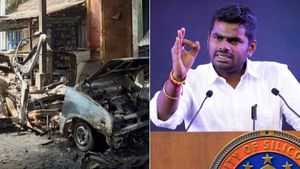 கோவை கார் வெடி விபத்து சந்தேகத்தை எழுப்புகிறது.. மக்களின் அச்சத்தை போக்க வேண்டும்.. அண்ணாமலை ட்வீட்! 