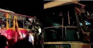 சுற்றுலா துயரம்: கோவையில் இருந்து சென்ற கேரளா அரசு பேருந்து மீது பள்ளி பேருந்து மோதி 9 பேர் பலி! 