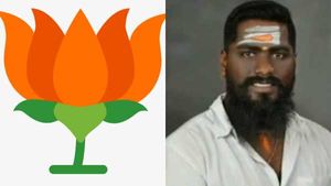 கோவையில் பாஜக பிரமுகரை சரமாரியாக வெளுத்த பவுன்சர்கள்.. சக மாவட்ட பாஜக நிர்வாகி அதிரடி கைது! 