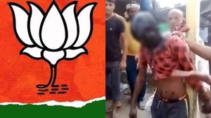 சாதி பாகுபாடு.. தலித் இளைஞரை கட்டிவைத்து மொட்டையடித்து சித்ரவதை செய்த பாஜக பிரமுகர்.. உபி கொடூரம் 