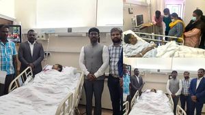 பஹ்ரைனில் பக்கவாதத்தால் பரிதவித்த அரியலூர் பெண்.. சொந்த ஊருக்கு அனுப்பி வைத்த அன்னை தமிழ் மன்றம் 