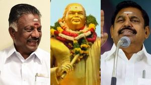 தேவர் தங்க கவசம்.. பரபரப்பு தீர்ப்பு.. “டிஆர்ஓ பொறுப்பில்”.. ஓபிஎஸ், ஈபிஎஸ் கோரிக்கை நிராகரிப்பு! 