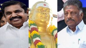 இபிஎஸ்க்கு சமுதாய பாசம்! பசும்பொன்னை வைத்து முடிச்சு போடும் ஓபிஎஸ்! தலையைக் கவிழ்த்த மாஜிக்கள்! 