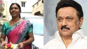 இப்படி ஒரு கவுன்சிலரா.. ஸ்டாலின் ஆர்டர்.. வீடு வீடாக தாம்பூலத்துடன் போன 