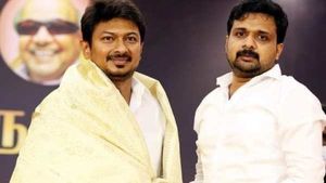 2024-ல் எம்.பி.சீட்டுக்கு குறி! களமிறங்கிய அமைச்சர் மகன் கதிரவன்! களப்பணியை தொடங்கிய ஆதரவாளர்கள்! 