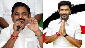 ஓபிஎஸ் மகனை வட்டமிடும் சர்ச்சை! சொந்த ஊரிலேயே புரட்சிப் படையா? எல்லாத்துக்கும் ‘அவர்’ தான் காரணம்? 