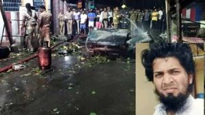 கோவை கார் சிலிண்டர் வெடிப்பு சதி வேலையா?..காட்டிக்கொடுத்த சிசிடிவி காட்சிகள்..வலுக்கும் சந்தேகம் 