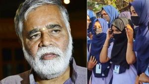 பெண் விடுதலைக்கான காலமிது.. கர்நாடகாவில் ஹிஜாப்புக்கான தடை தொடரும்.. அமைச்சர் நாகேஷ்  பரபரப்பு 