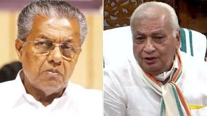  உச்சக்கட்ட மோதல்.. ஆளுநரை திரும்பப் பெற குடியரசுத் தலைவரை அணுகுவோம் - கேரள முதல்வர் பினராயி அதிரடி
