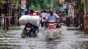 வங்கக்கடலில் காற்றழுத்த தாழ்வு..5 நாட்களுக்கு கனமழை..தீபாவளிக்கு மழையா? புயலா? 