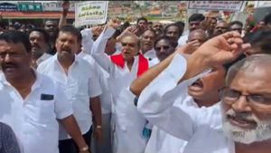 நரைமுடி.. “அங்க நிற்காதப்பா.. நகரு..” திமுக கவுன்சிலரை வெளியேற்றிய மா.செ - ஆர்ப்பாட்டத்தில் சர்ச்சை! 