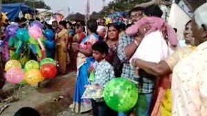 மதமென பிரிந்தது போதும்.. கோவையில் இணைந்த இந்து - முஸ்லிம்! மயிலந்தீபாவளியில் ஒற்றுமை கட்டிய மக்கள் 