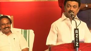 வெவ்வேறு கட்சியாக இருந்தாலும்.. கொடியில் பாதி சிவப்புதான்.. கேரளா சிபிஐ மாநாட்டில் ஸ்டாலின் பேச்சு 