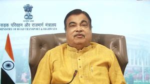  அடுத்த அக்கப்போருக்கு அஸ்திவாரம்- மாநில நெடுஞ்சாலைகளை கபளீகரம் செய்யும் மத்திய அரசு- நிதின் கட்காரி