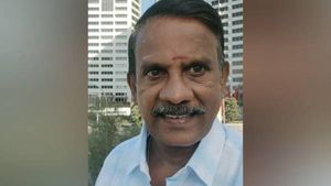 மனைவியுடன் காரில் சென்ற பாஜக நிர்வாகி.. எதிரே வந்த லாரி! ஸ்ரீவில்லிபுத்தூர் அருகே கோர விபத்தில் பலி 
