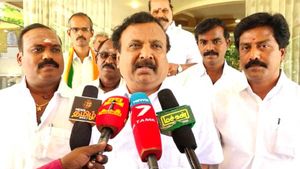 வரலாற்றில் “தமிழன்” என்ற வார்த்தையே இல்ல.. தமிழ்நாட்டை “மூன்றாக” பிரிப்பீர்களா? பாஜக நிர்வாகி கேள்வி