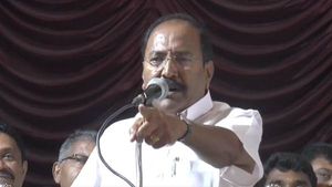 “பயமா? எனக்கா?” திமுக எம்பி விவாதத்துக்கு “ரெடியா”.. நாமக்கலில் நாக்கை மடித்து சவால் விட்ட தங்கமணி 