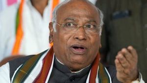 ரிமோட் கண்ட்ரோலாக இருப்பேனா?.. அதில் அவமானம் எதுவும் கிடையாதே.. மல்லிகார்ஜூன கார்கே பரபர பேட்டி 