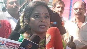 காவி பலம் கறுப்பால் மறையக் கூடாது.. உயிரும் உடலும் போல் தமிழும் ஆன்மிகமும்.. தமிழிசை செளந்தரராஜன்!