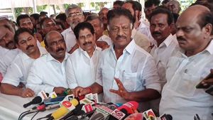 அதிமுக ஒன்னு சேரனும்! இதுதான் ‘அவர்கள்’ விருப்பம்! பசும்பொன்னில் உடைத்த ஓபிஎஸ்! இவ்வளவு நடந்துமா? 