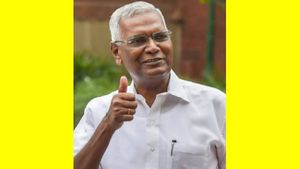 திமிறி எழுந்த டி.ராஜா.. கடும் எதிர்ப்பையும் மீறி மீண்டும் இந்திய கம்யூ. கட்சியின் பொதுச்செயலாளரானார்