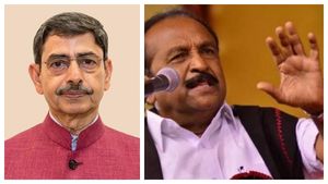 உளறிகொண்டே இருக்காதீங்க.. இந்துத்துவா பிரசாகராக மாறிய ஆளுநர் ஆர்என் ரவி.. வைகோவுக்கு வந்ததே கோபம் 