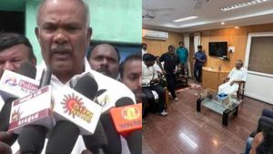சீவலப்பேரி மாயாண்டி கொலை! சபாநாயகர் அப்பாவு சமரச பேச்சால் போராட்டம் வாபஸ்! குவியும் பாராட்டு 