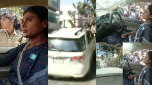 ஆந்திர முதல்வரின் தங்கைனு கூட பார்க்கலையே.. ஷர்மிளாவை காரோடு தூக்கிய போலீஸ்.. தெலங்கானா CM அதிரடி 
