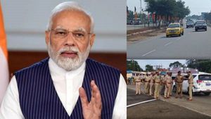 பிரதமர் மோடி வருகை: மதுரை விமான நிலையம் முதல் காந்தி கிராமம் வரை சாலை மார்க்கமாக போலீஸ் ஒத்திகை! 