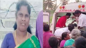 முகத்த பாக்க முடியலையே..கதறித் துடித்த உறவினர்கள்! நரபலி கொடுக்கப்பட்ட பத்மா உடல் சொந்த ஊரில் தகனம்!