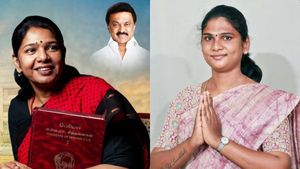 திருநங்கை ரியாவுக்கு திமுக மகளிரணியில் முக்கியப் பொறுப்பு! கனிமொழி எம்.பி. வழங்கிய கிஃப்ட்! 
