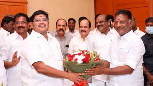 ‘பல்டி’ அடிக்கும் தலைகள்.. முனுசாமி கோட்டையில் இறங்கிய தம்பிதுரை.. உச்சகட்ட குழப்பம்! என்ன நடக்குது? 