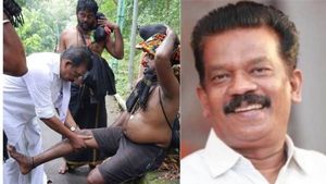பக்தரின் காலை பிடித்து விட்ட அமைச்சர்.. சபரிமலையில் நெகிழ்ச்சி சம்பவம்!.. குவியும் பாராட்டு 