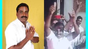 யார்னு பாருங்க.. நெற்றியில் பளிச் நாமம்.. அட நாராயணனா?.. எல்லார் முன்னாடியும் எகிறி எகிறி.. செம்ம  