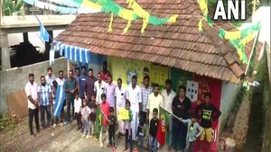 17 பேர்.. ரூ.23 லட்சம்.. உலககோப்பை கால்பந்து போட்டியை பார்த்தே ஆகணும்.. சேட்டன்கள் செய்த ‛சம்பவம்’ 