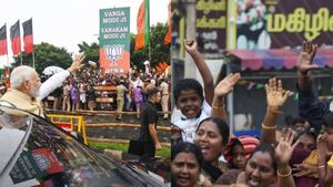 வணக்கம் தமிழ்நாடு- திண்டுக்கல் வரவேற்பால் அகமகிழ்ந்தேன்: பிரதமர் மோடி நெகிழ்ச்சியுடன் தமிழில் ட்வீட் 