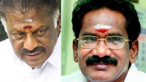 ஓபிஎஸ்க்கு பச்சை கொடி? அதிமுகவில் பிரிவார்கள்.. தேர்தலில் ஒன்றாக சேருவார்கள்! செல்லூர் ராஜு அதிரடி! 