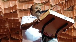 காங்கிரஸும் பாஜகவும்! தலை தூக்கினால் தட்டி அமுக்குவோம்! சிவகங்கையில் சீறிய பெரியகருப்பன்! என்னாச்சு?