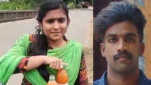 ’ஜூஸ் சேலஞ்ச்’ பேசிப் பேசியே தீர்த்து கட்ட ப்ளான்! 3 மாதமா ஒத்திகை பார்த்த கீரிஷ்மா! ஷாக்கான போலீஸ் 
