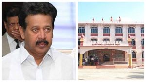 பரபரத்த வேலூர் நீதிமன்றம்.. சொத்து குவிப்பு வழக்கு.. நேரில் ஆஜரானார் அமைச்சர் பொன்முடி 